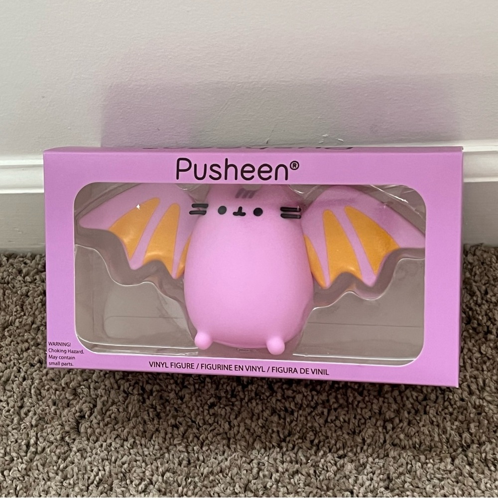Rare Pusheen Bat Vinyl Figure Halloween Decor
